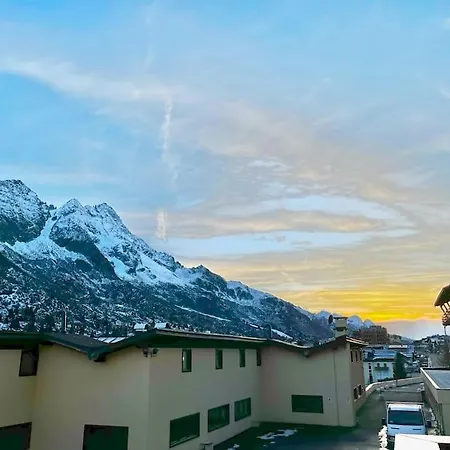 Italian Alps Gateway - Huge, Comfortable Place! Apartment